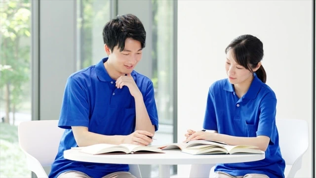 受験勉強に打ち込む