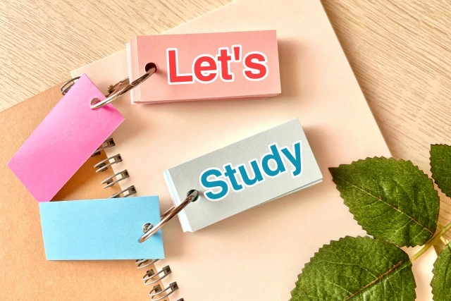 Lets Study の文字