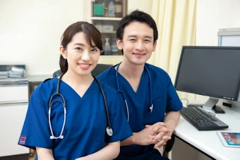 男女の医師