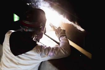 アーク溶接作業