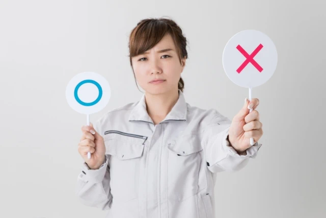 打合せをする男女