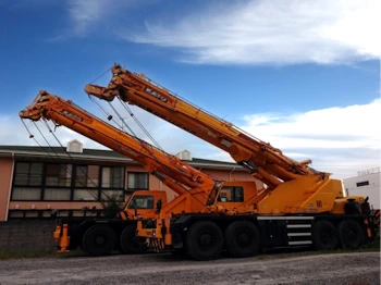 大型の移動式クレーン
