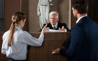 裁判で争う当事者