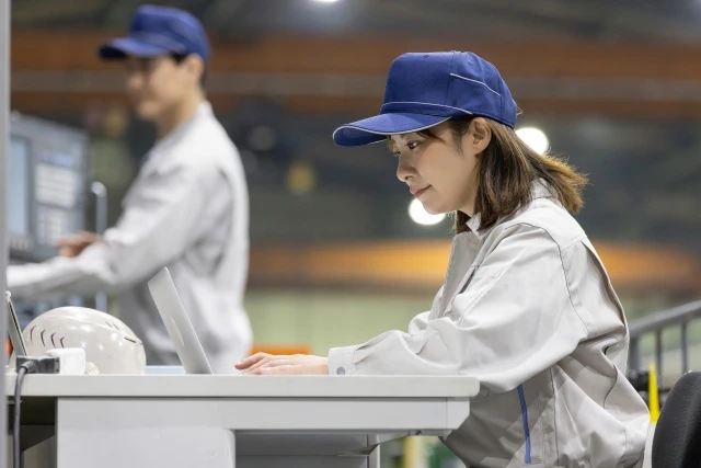 現場で働く女性技能労働者