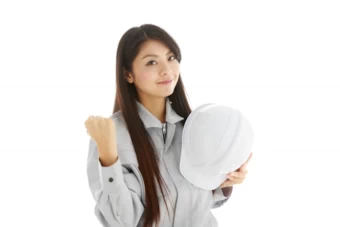 ガッツポーズの女性