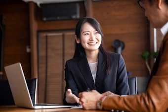 相談を受ける女性