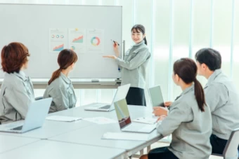 作業服姿の協議