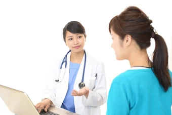 治療を受ける女性